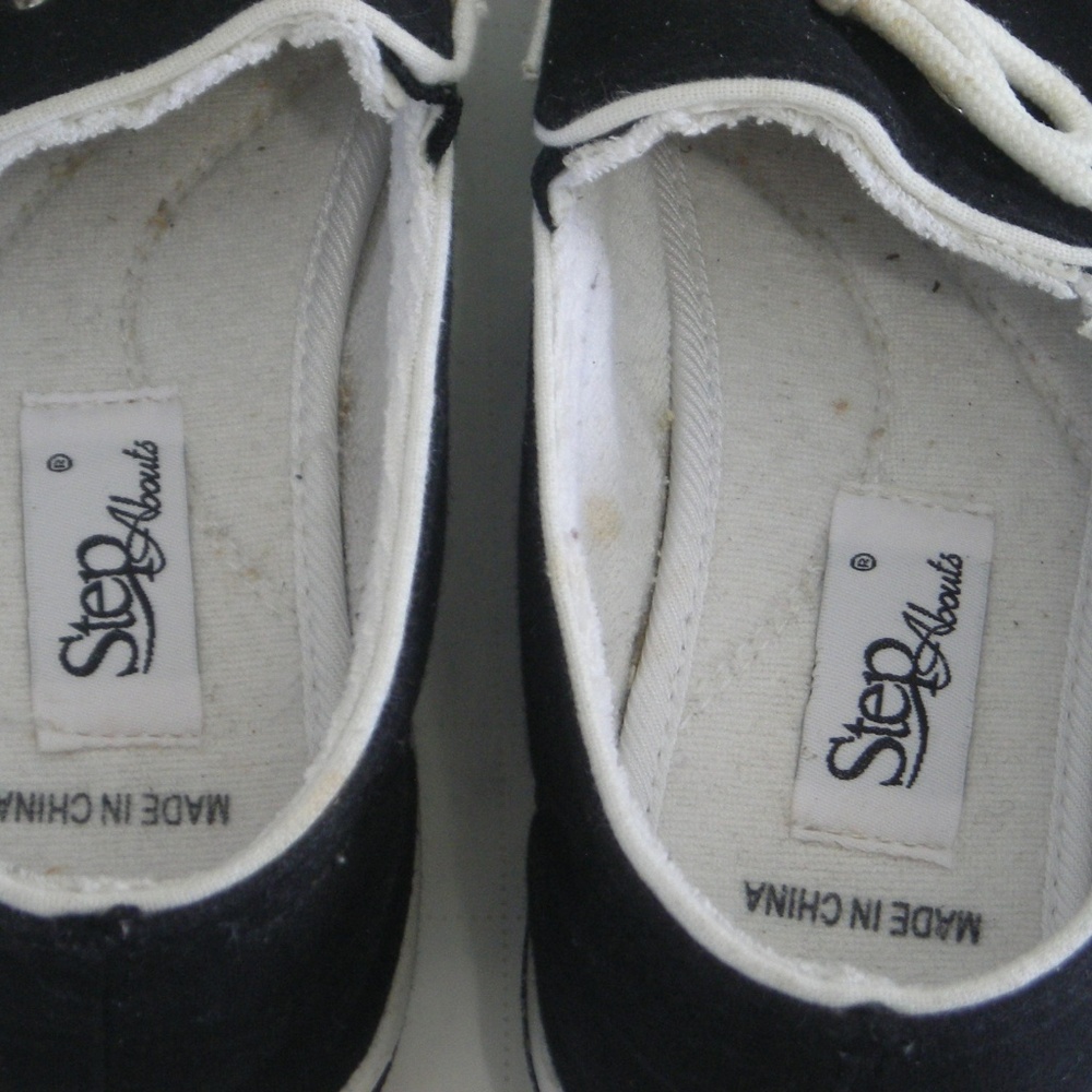 Step Abouts Women's Black Slip On Sneakers Shoes S - Picture 2 of 8